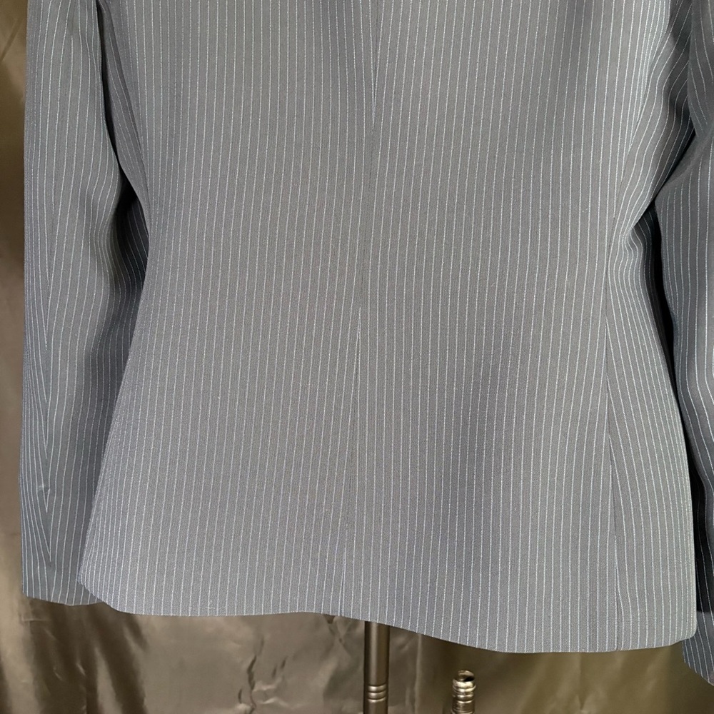 Kasper Dark Blue Pinstripe Blazer Sz 2P - Picture 9 of 15